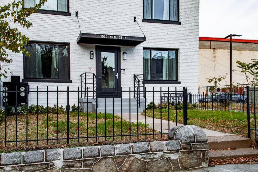 Ferienhaus Spacious 2-br 2-bath 3-blocks To H St Corridor