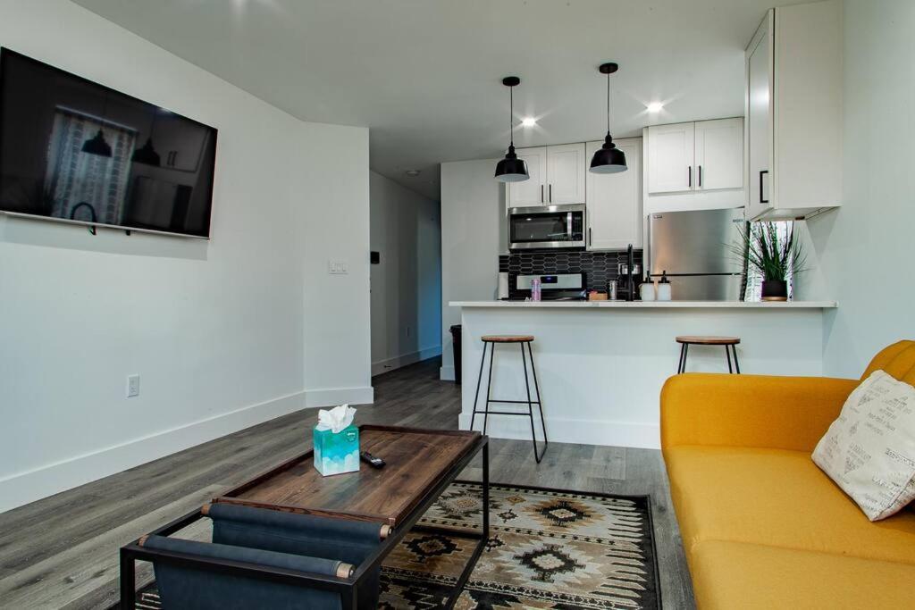 Spacious 2-br 2-bath 3-blocks To H St Corridor Ferienhaus Washington